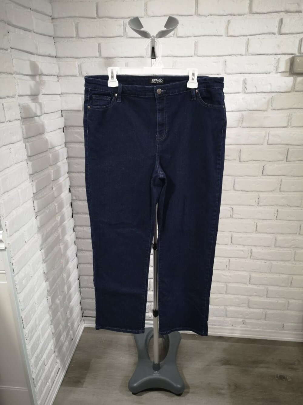 Buffalo David Bitton Ladies Size 16 Dk. Wash High Rise Straight Leg Alyssa Jeans